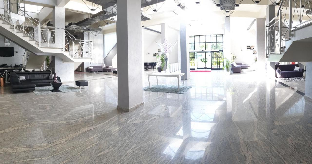 Decollatura Palahotel Vallenoce מראה חיצוני תמונה