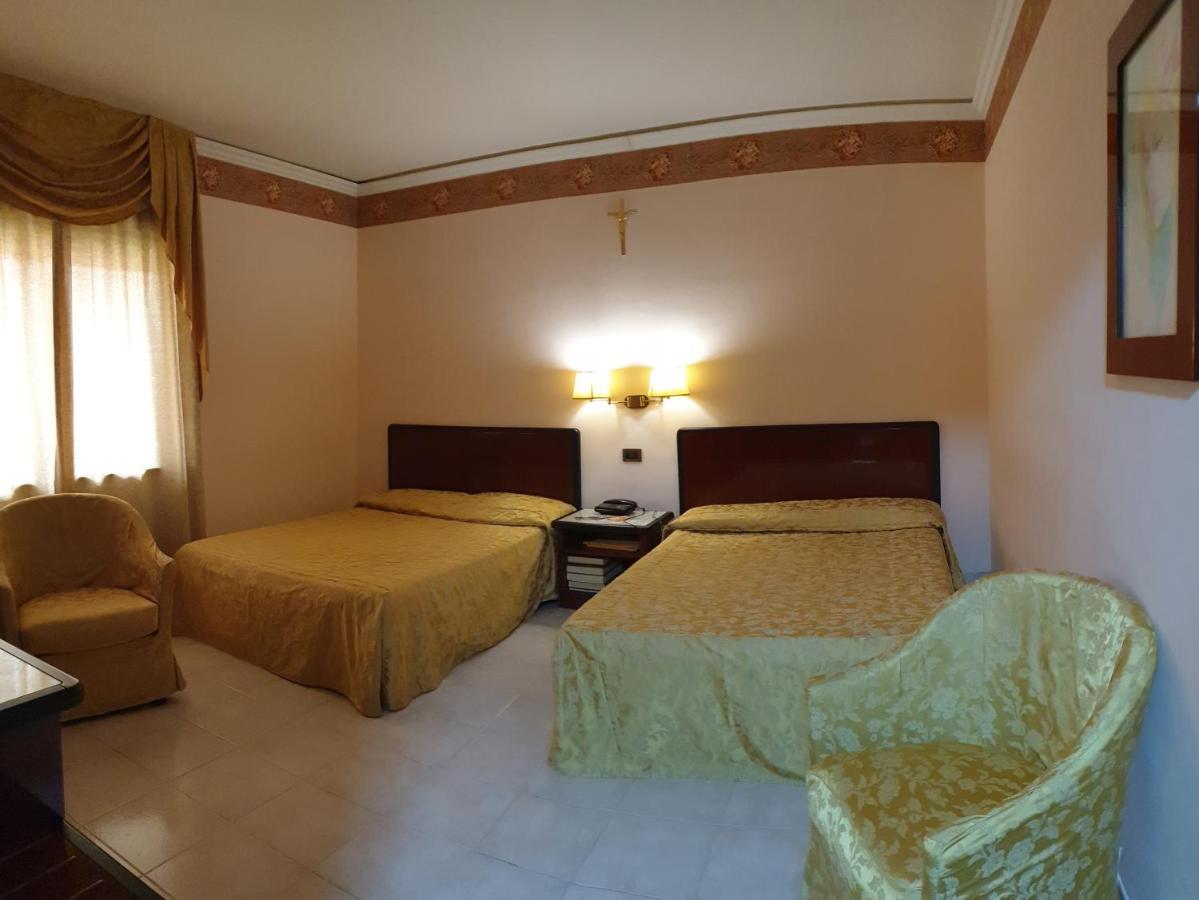 Decollatura Palahotel Vallenoce מראה חיצוני תמונה