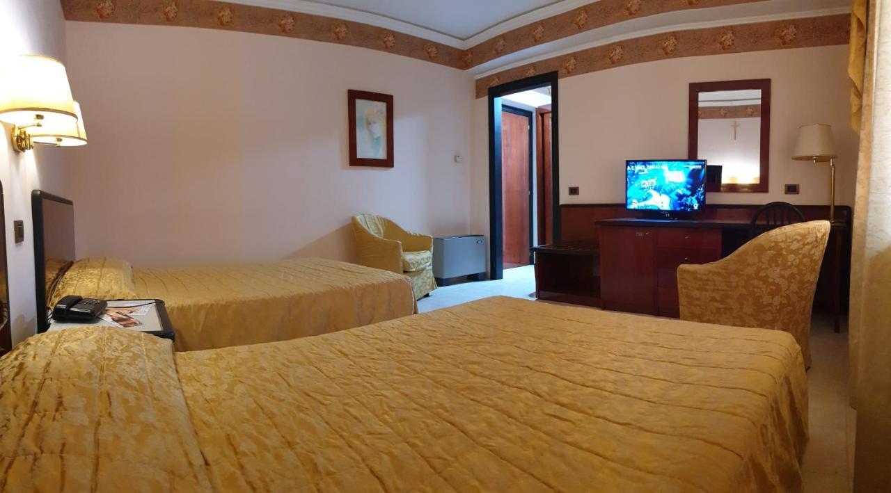 Decollatura Palahotel Vallenoce מראה חיצוני תמונה